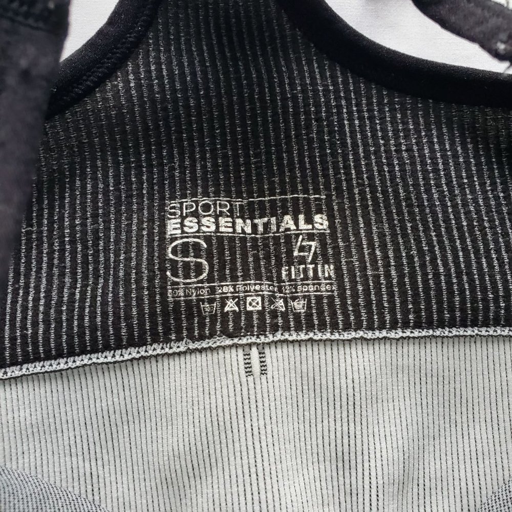 FITTIN Women's Sport Essentials Stripe Racerback Yoga Sports Bra Small‎ NWOT - Picture 9 of 12